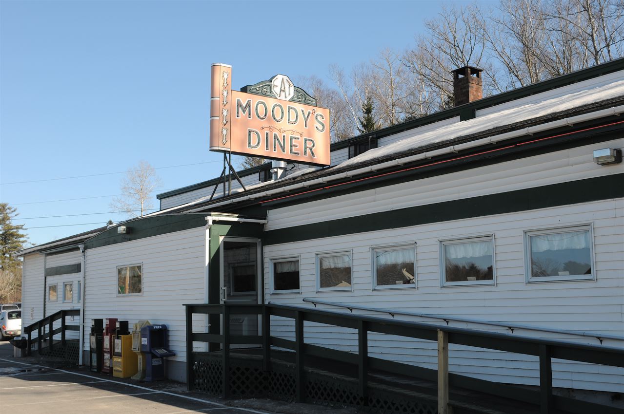 Moody's cottages provide cheap sleeps for budget-minded travelers. ©Tom Nangle