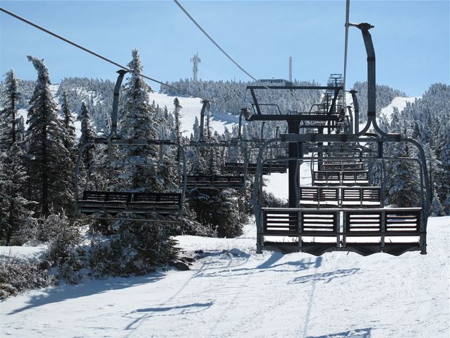 heading-to-the-summit-on-the-empty-timberline-chair