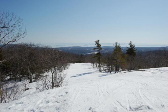 Camden Snow Bowl, in Camden Maine, may be small, but it offers big views. Camden SNow Bowl image