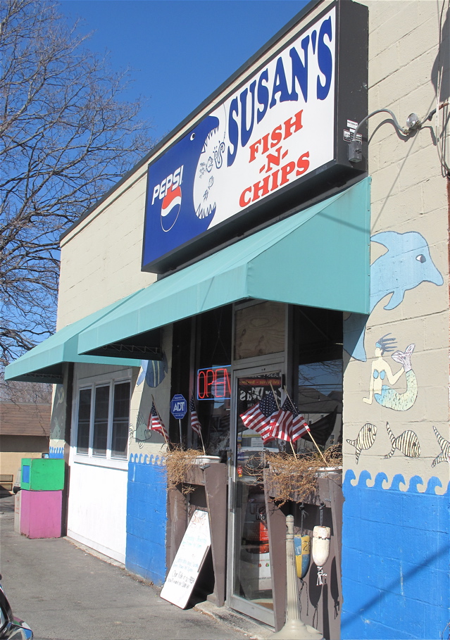 Susan's Fisn 'n' Chips in Portland exterior. It's a popular Maine seafood shack.