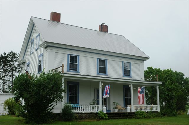 The Lakeside, in Princeton, has rooms in the main house as well as lakefront cabins, all at very reasonable rates. ©Hilary Nangle