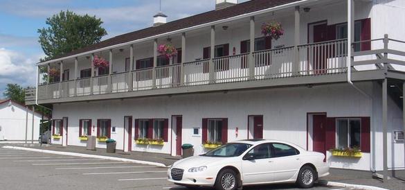 Ask for a room with a view of Acadia's mountains at the Acadia Sunrise Motel, a wallet-friendly accommodation in Trenton, Maine. Courtesy image