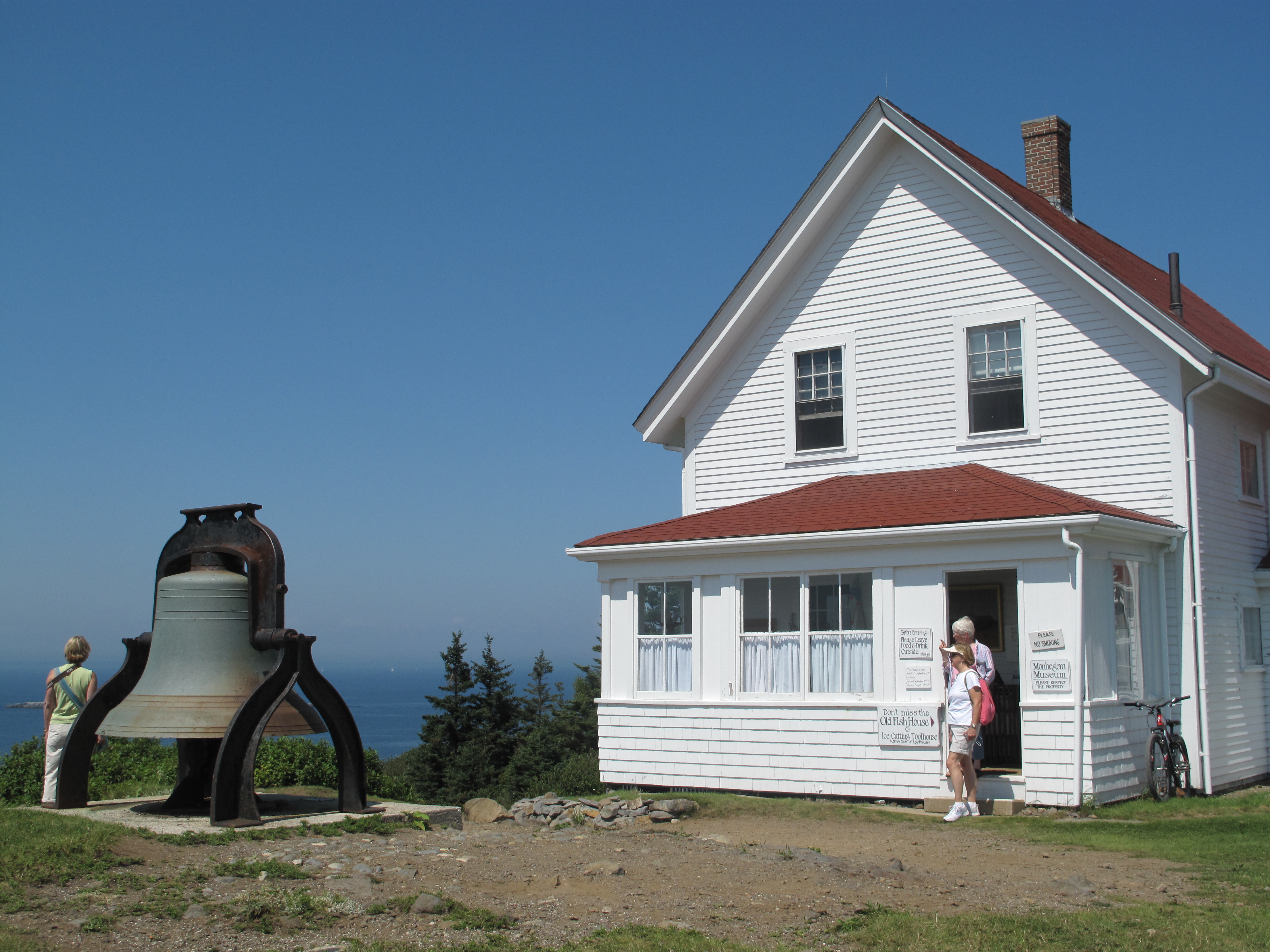 Mohegan Island's hilltop Keeper's House and bell