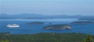 The bald summit ledge of Huguenot Head is a fine place to picnic while savoring the panoramic views. Hilary Nangle photo. 
